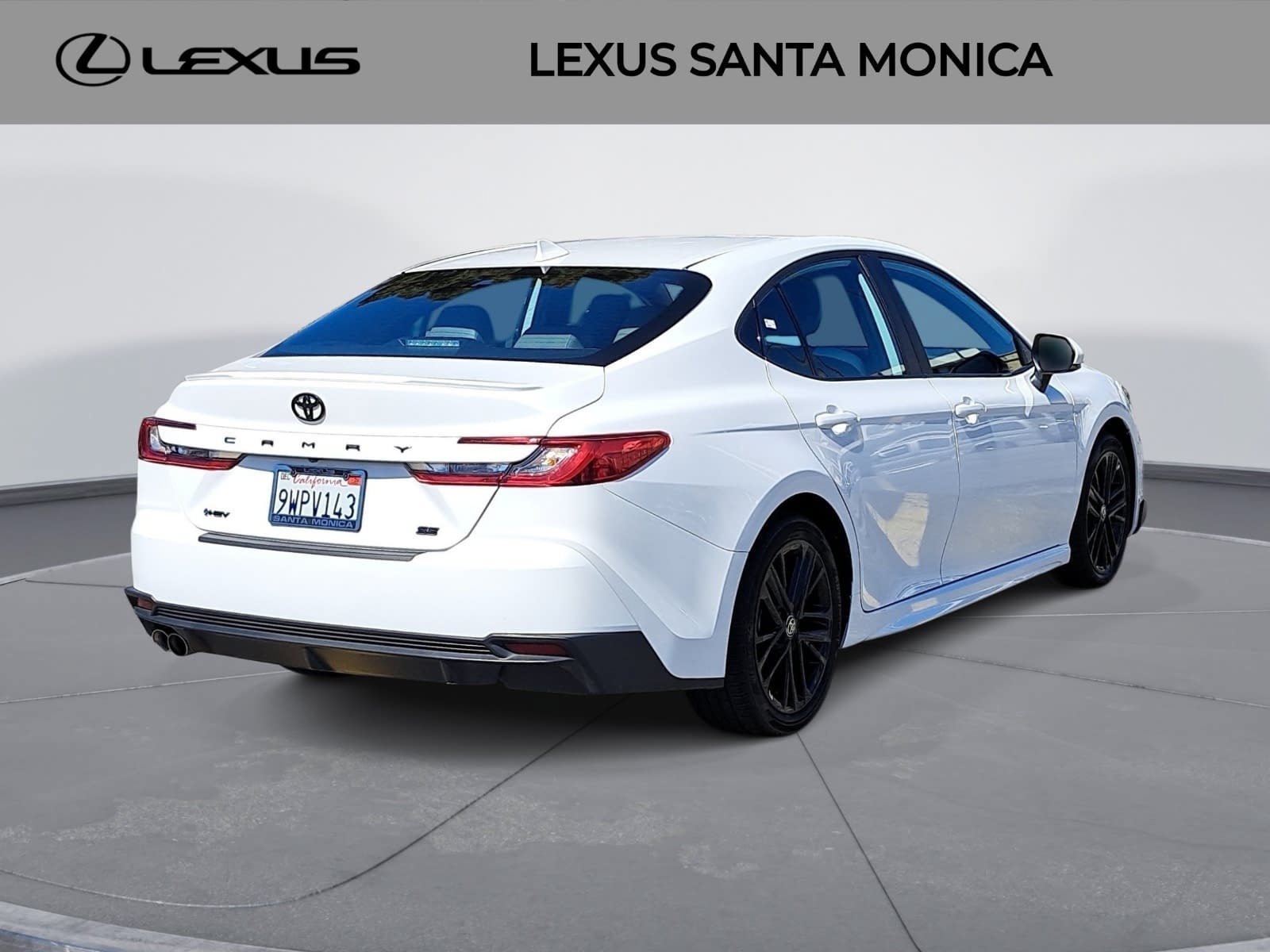 Used 2026 Toyota Camry SE FWD image 5