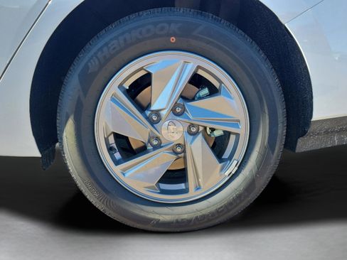 New 2026 Hyundai Elantra SE image 5