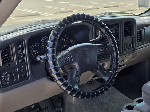 Used 2005 Chevrolet Avalanche Z71 w/ Preferred Equipment Group image 12