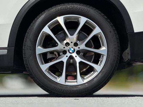Used 2019 BMW X5 xDrive40i w/ Premium Package 2 AWD/4WD image 19