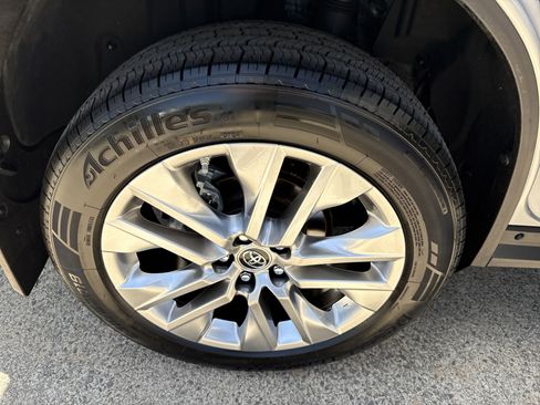 Used 2019 Toyota RAV4 XLE Premium w/ Cold Weather Package AWD/4WD image 17
