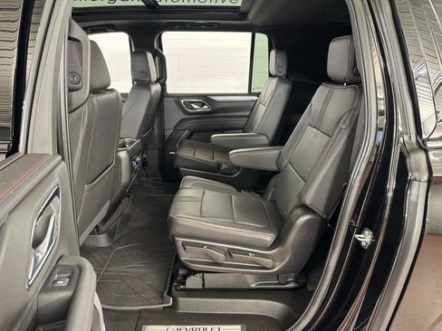 Used 2024 Chevrolet Suburban RST w/ Luxury Package image 33