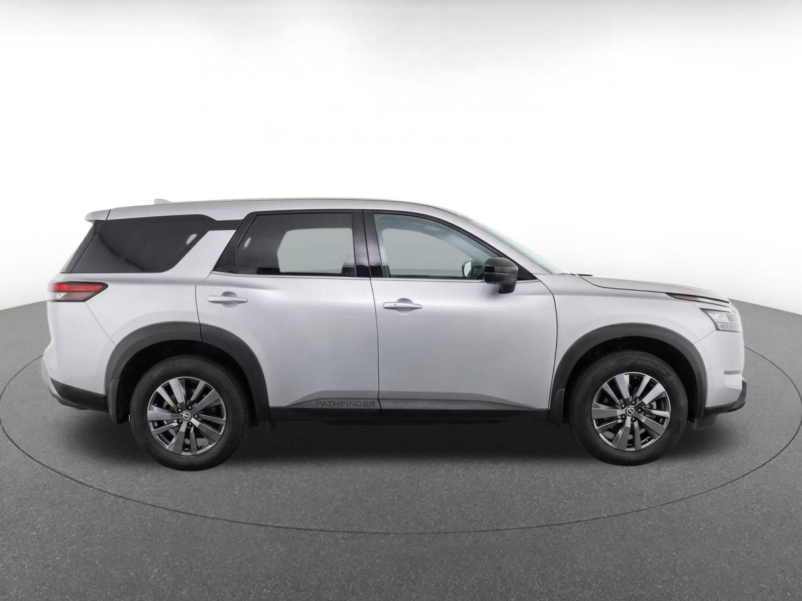 Used 2025 Nissan Pathfinder SV AWD/4WD image 15