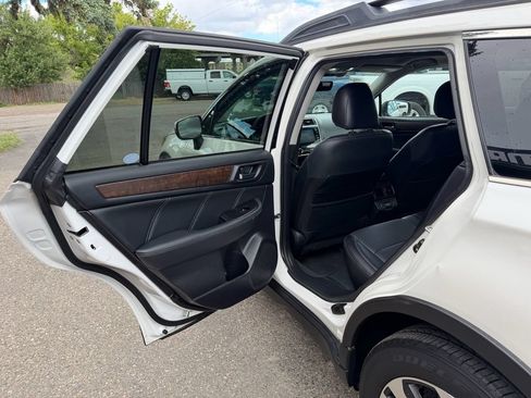 Used 2018 Subaru Outback 2.5i Limited AWD/4WD image 8