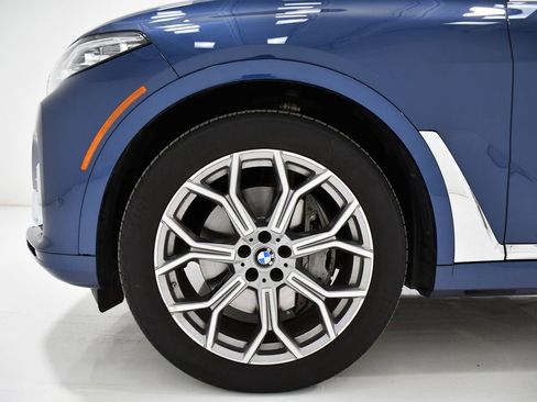 Used 2022 BMW X7 xDrive40i w/ Premium Package image 7