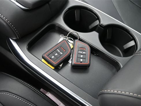 Certified 2025 Acura RDX SH-AWD w/ Technology Package image 6