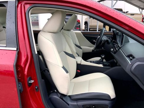 Used 2024 Lexus ES 350 w/ Premium Package image 8