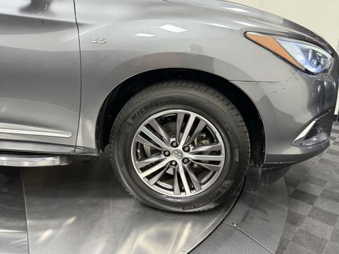 Used 2019 INFINITI QX60 Luxe w/ Essential Package FWD image 10