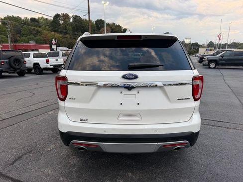 Used 2016 Ford Explorer XLT w/ Equipment Group 202A FWD image 7