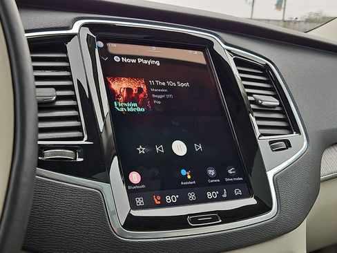 Certified 2023 Volvo XC90 B6 Plus image 18