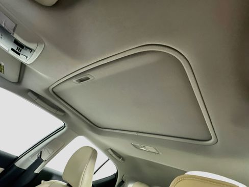 Used 2013 Lexus CT 200h w/ Premium Pkg w/Navigation FWD image 26