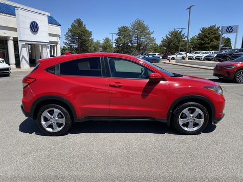 Used 2017 Honda HR-V EX image 51