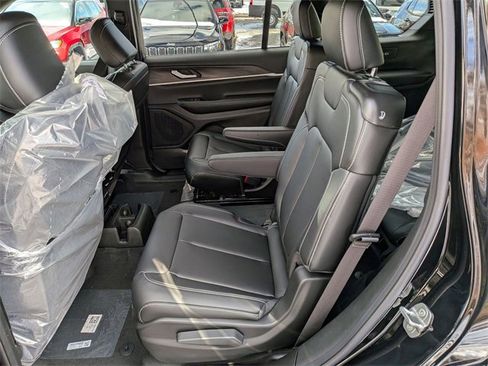 New 2025 Jeep Grand Cherokee L Limited image 11