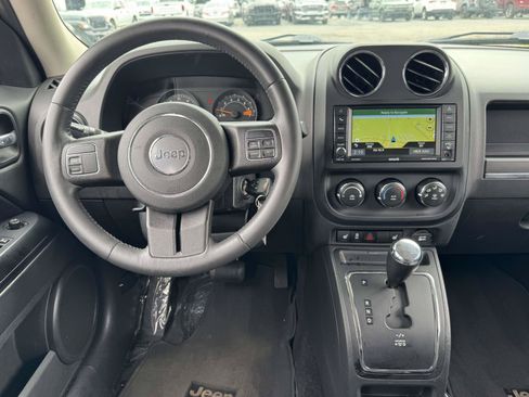Used 2015 Jeep Patriot Latitude AWD/4WD image 14