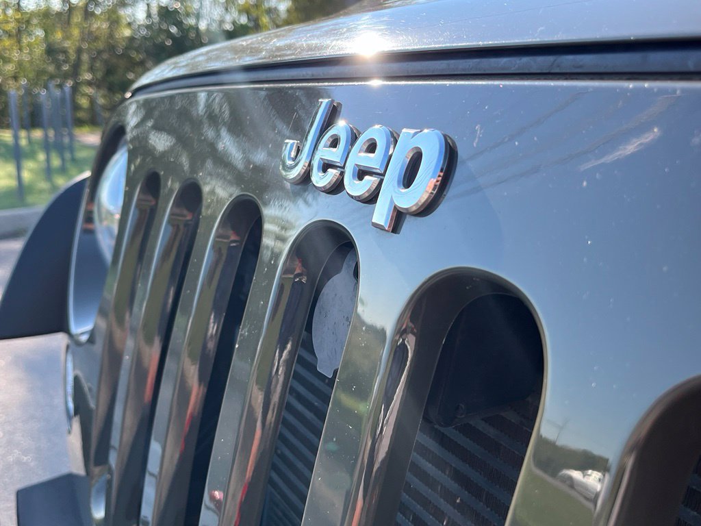 Used 2015 Jeep Wrangler Unlimited Rubicon AWD/4WD image 4