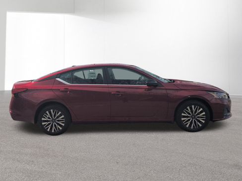New 2026 Nissan Altima 2.5 SV AWD/4WD image 4