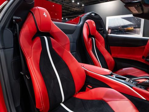 Certified 2021 Ferrari 812 GTS RWD image 31