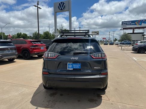 Used 2019 Jeep Cherokee Latitude w/ Popular Appearance Group FWD image 6