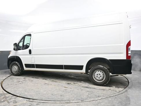 Used 2024 RAM ProMaster 2500 w/ Convenience Group FWD image 4