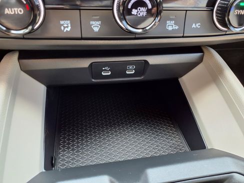 Used 2024 Honda Accord EX image 11