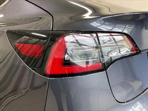 Used 2021 Tesla Model 3 Long Range AWD/4WD image 34