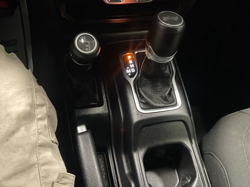 Used 2020 Jeep Wrangler Unlimited Sport S AWD/4WD image 11