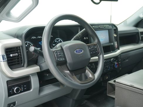 Used 2023 Ford F250 XL RWD image 10
