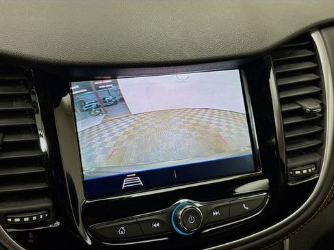 Used 2021 Chevrolet Trax LT w/ Driver Confidence Package FWD image 13