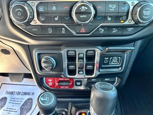 Used 2019 Jeep Wrangler Unlimited Rubicon w/ Advanced Safety Group AWD/4WD image 18