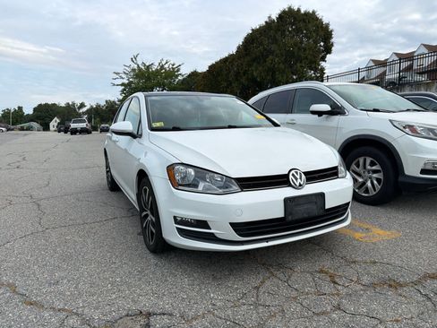 Used 2016 Volkswagen Golf SE FWD image 2