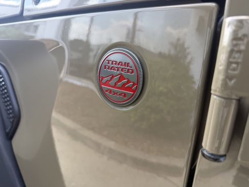 Used 2020 Jeep Gladiator Rubicon AWD/4WD image 15