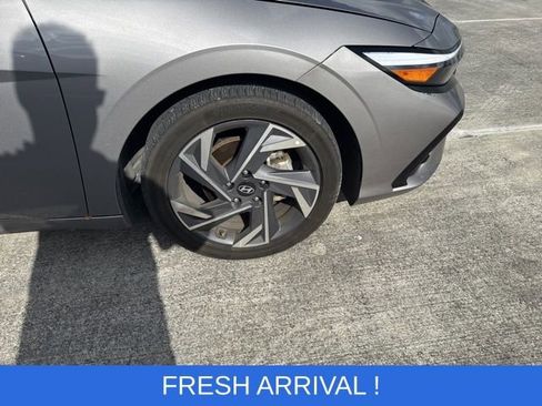 Used 2025 Hyundai Elantra SEL image 20