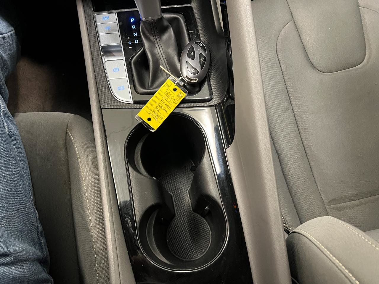 Used 2025 Hyundai Elantra SEL FWD image 43