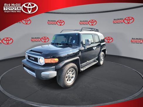 Used 2013 Toyota FJ Cruiser 4WD w/ Upgrade Pkg image 4