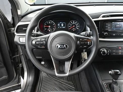 Used 2016 Kia Sorento LX image 23