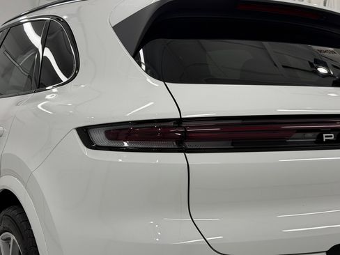 Certified 2025 Porsche Cayenne image 18