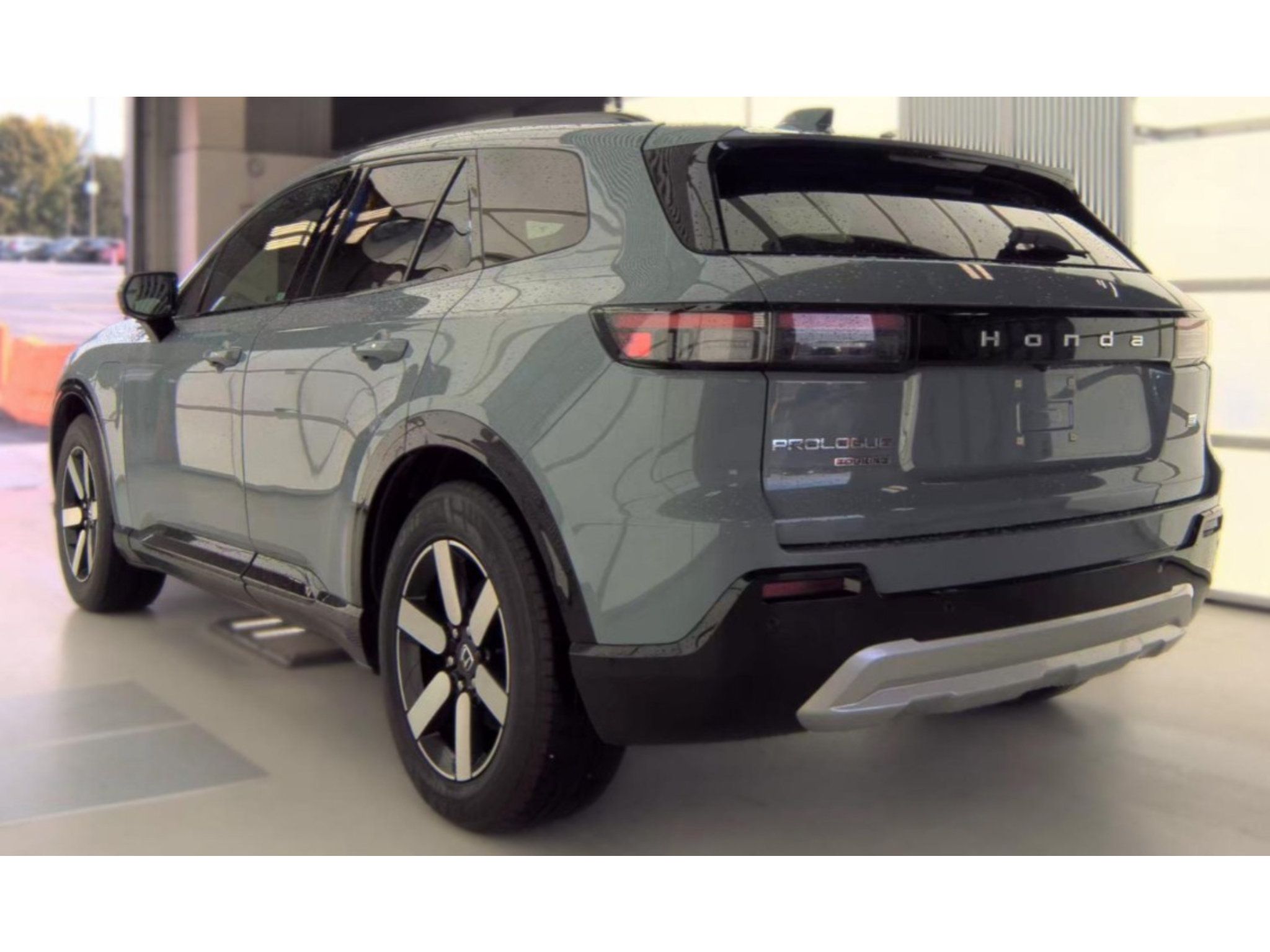 Used 2024 Honda Prologue Touring image 4