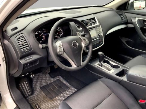 Used 2017 Nissan Altima 2.5 SR FWD image 16