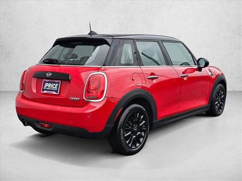 Used 2019 MINI Cooper 4-Door Hardtop image 5