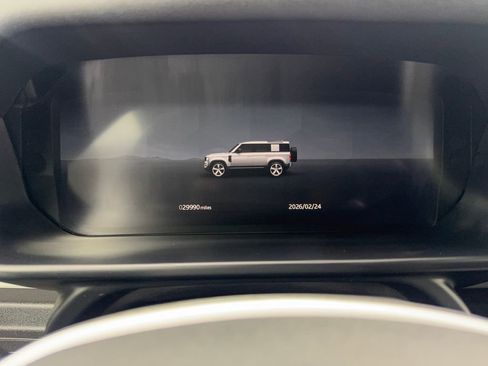 Used 2025 Land Rover Defender 110 S image 57