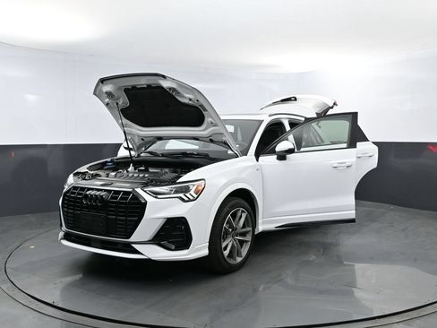 Used 2025 Audi Q3 2.0T Premium w/ Black Optic Sport Package AWD/4WD image 26