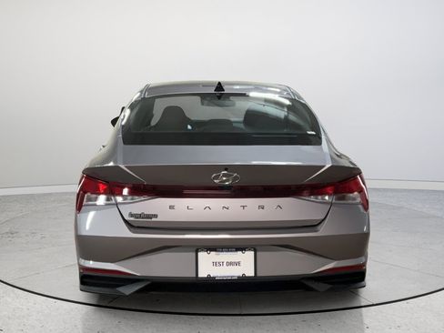 Used 2023 Hyundai Elantra SEL w/ Convenience Package FWD image 8
