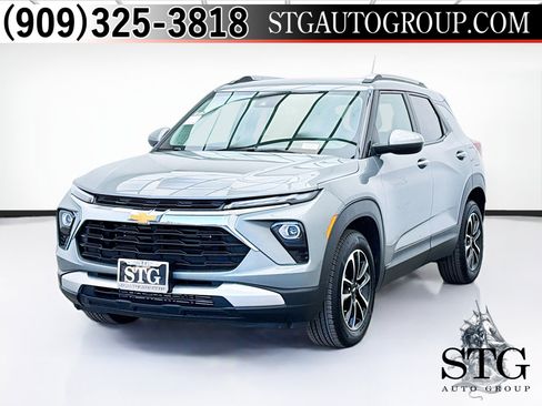 Used 2024 Chevrolet TrailBlazer LT FWD image 1