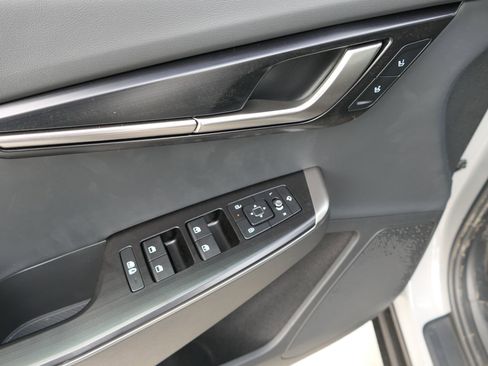 New 2025 Kia EV6 Wind image 12