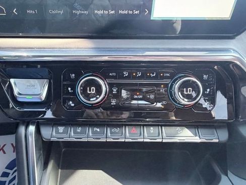 Used 2024 GMC Sierra 2500 Denali Ultimate AWD/4WD image 15