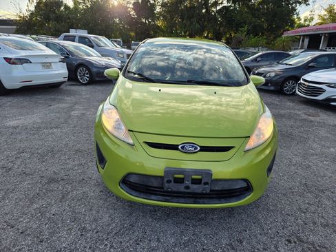Used 2013 Ford Fiesta SE image 2