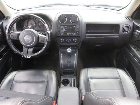 Used 2016 Jeep Patriot High Altitude AWD/4WD image 12