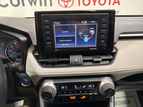 Used 2021 Toyota RAV4 XLE w/ XLE Grade Weather Package image 28