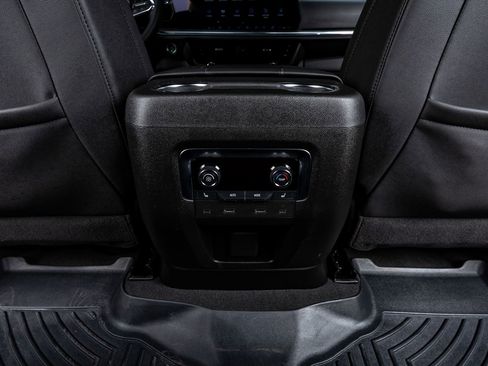 Used 2025 Chevrolet Tahoe Z71 w/ Z71 Off-Road Package image 33