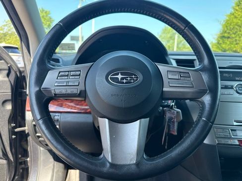 Used 2011 Subaru Outback 2.5i Limited AWD/4WD image 7